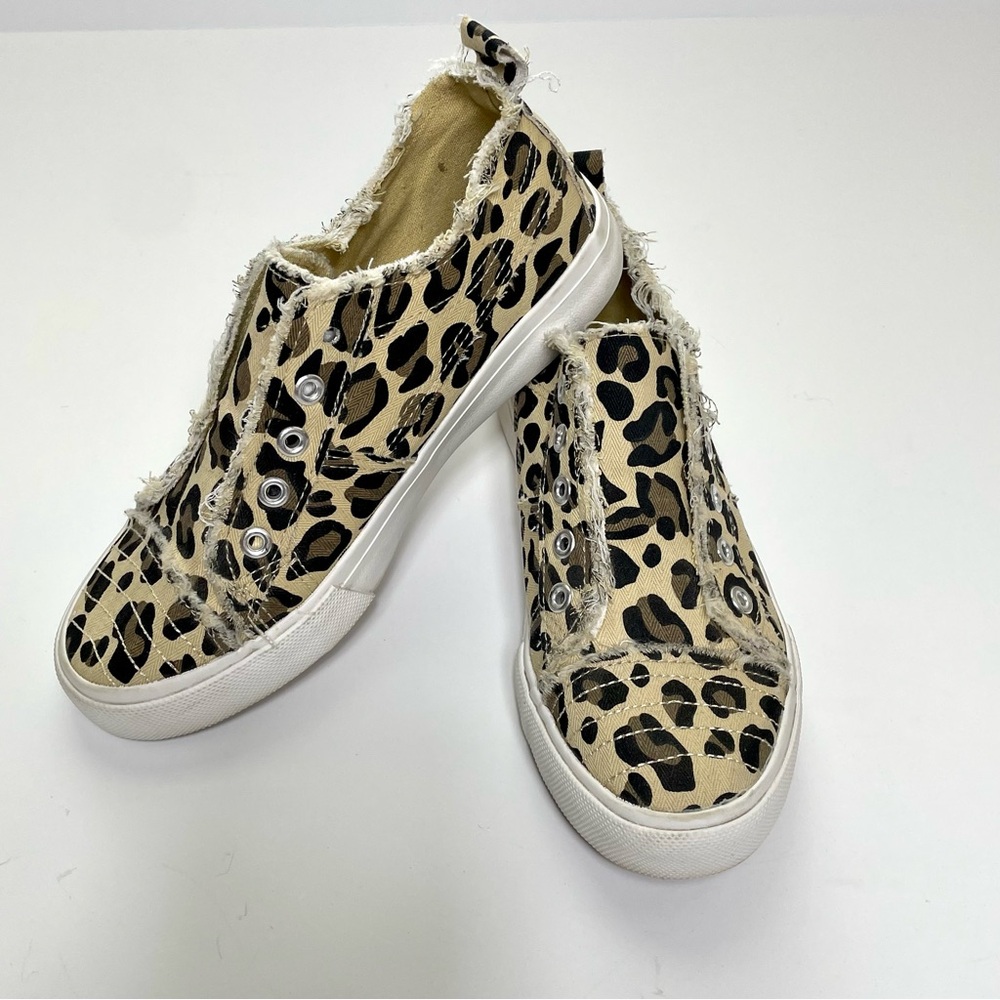 Girlie Girl Original Size 6 Distress Leopard Slip On Tennis Shoes